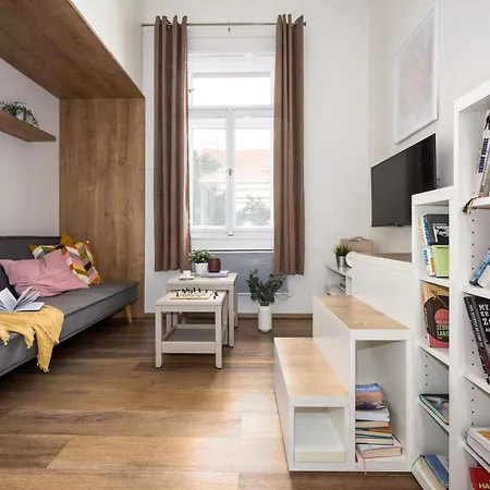 Апартаменты Days - Cozy With Netflix In Karlin