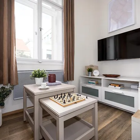 Διαμέρισμα Days - Cozy With Netflix In Karlin